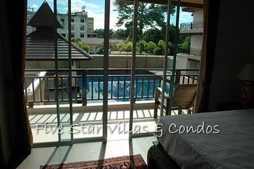 Condominium for rent on Jomtien Beach showing the pool view